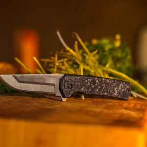 OUTDOOR EDGE RAZOR VX5 | Replaceable Blade EDC Flipper Folding Pocket Knife | 3" Blade, Ceramic Ball Bearings, Carbon Fiber Handle, Reversible Pocket Clip | Outdoor, Camping, Survival, Utility