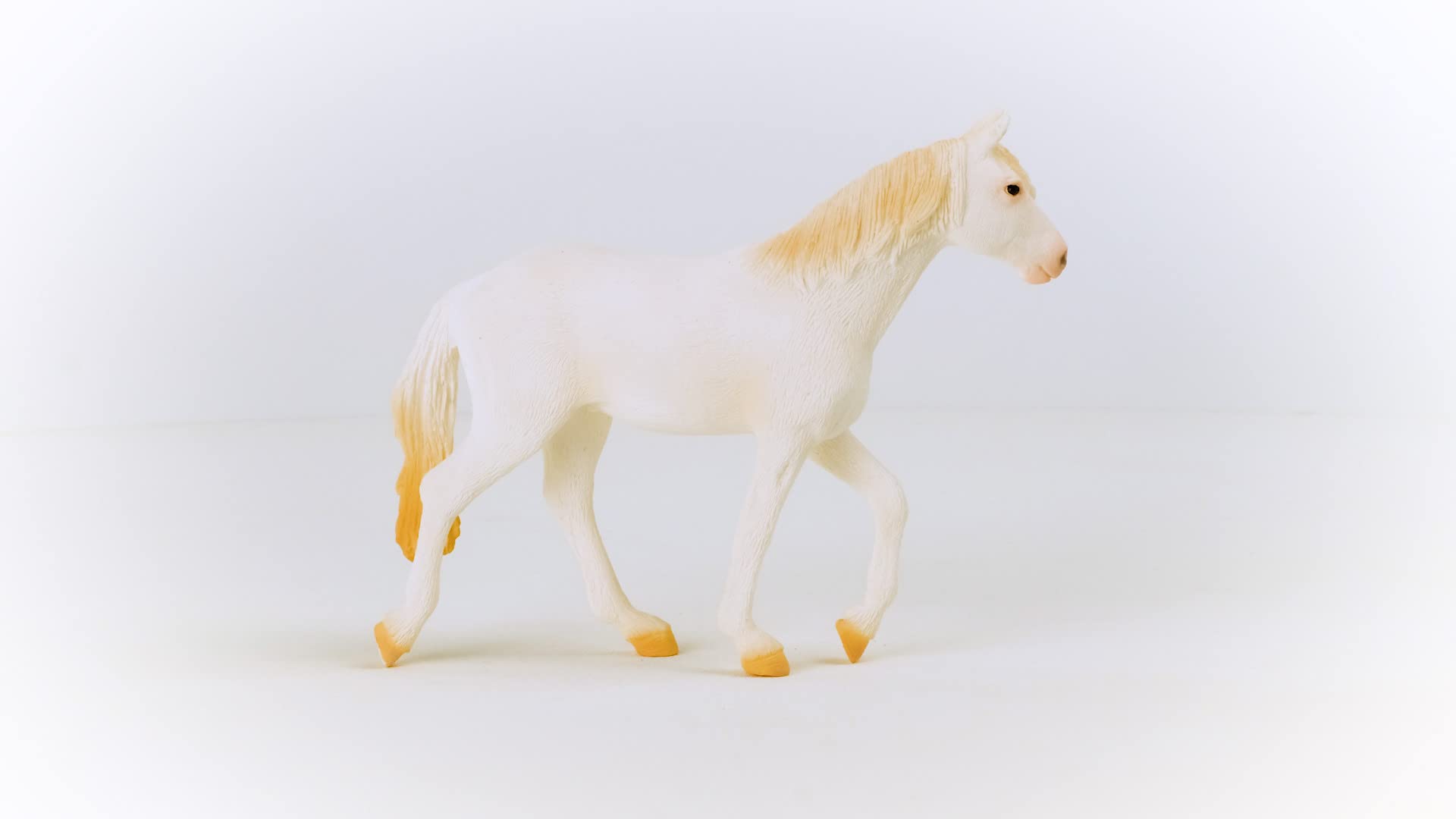 Schleich Farm World Camarillo Mare Horse Figurine - Realistic and Durable Farm Animal Toy Figure with Authentic Details, Fun and Imaginative Play for Boys and Girls, Gift for Kids Ages 3+