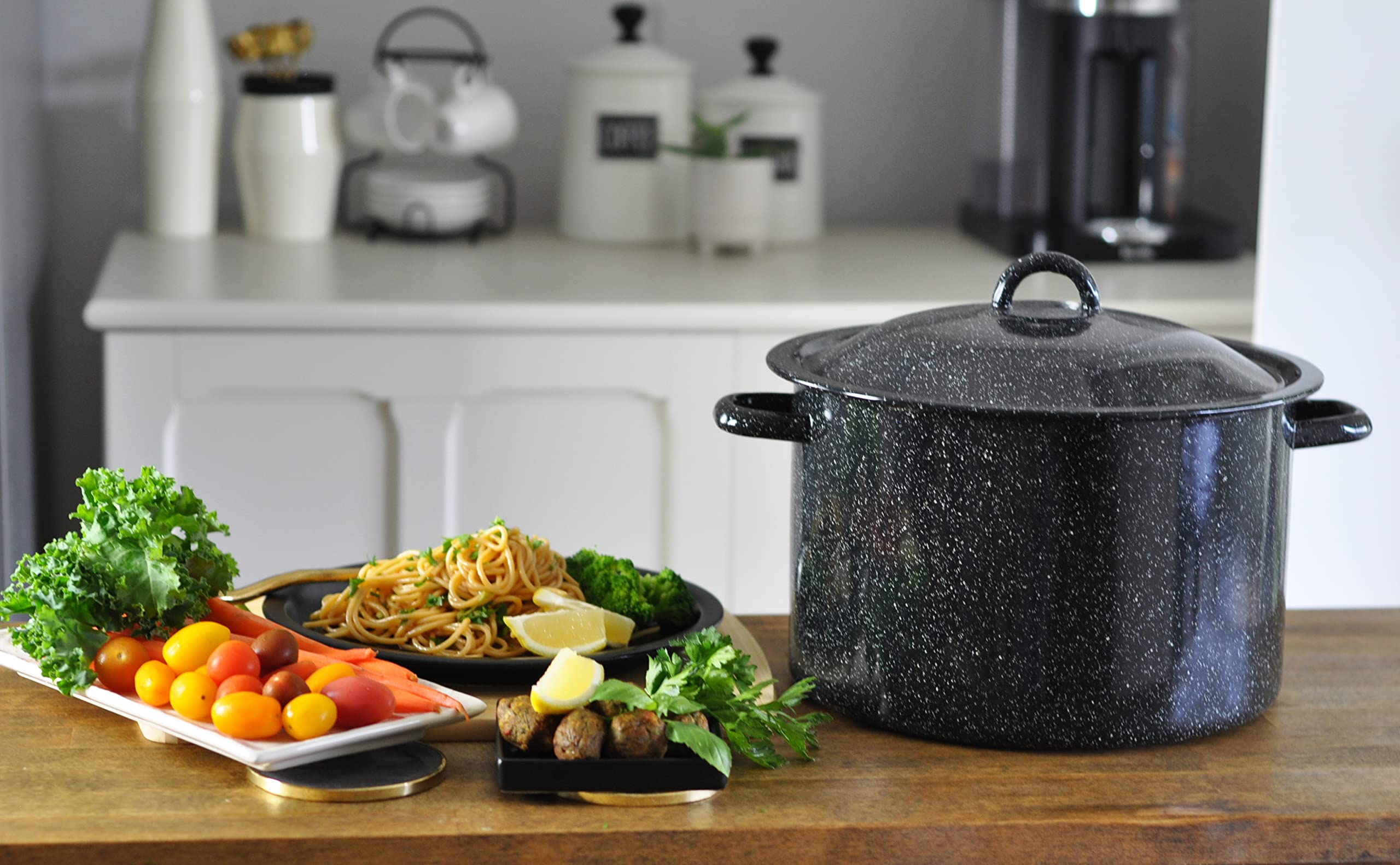 Mirro 7.75Qt Traditional Vintage Style Black Speckled Enamel Stock Pot with Lid