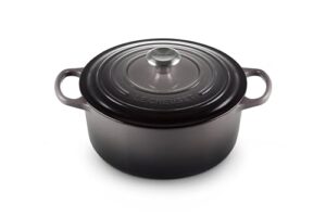 le creuset enameled cast iron signature round dutch oven, 5.5 qt., oyster