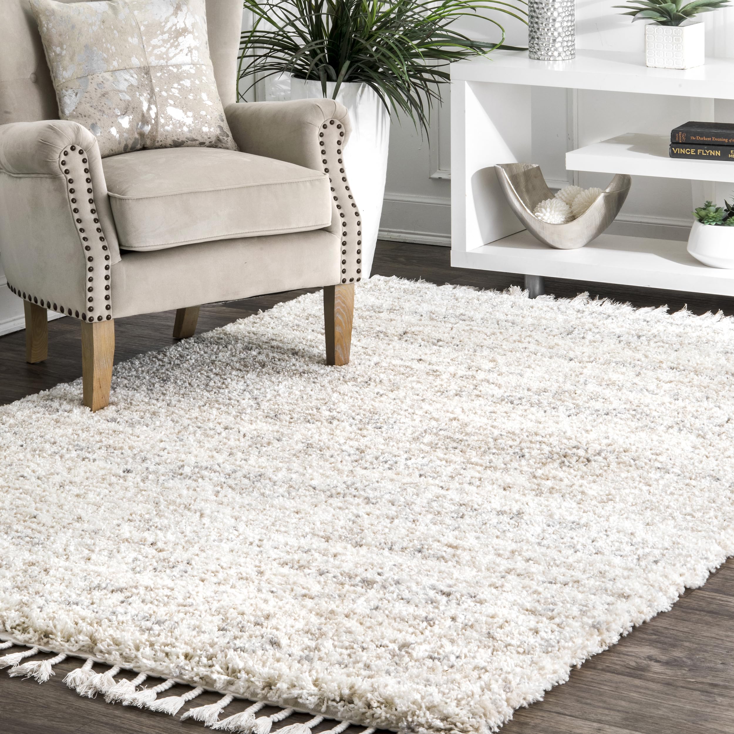 nuLOOM Brooke Shag Tasseled Area Rug - 9x12 Shag Area Rug Casual Ivory Rugs for Living Room Bedroom Dining Room Nursery