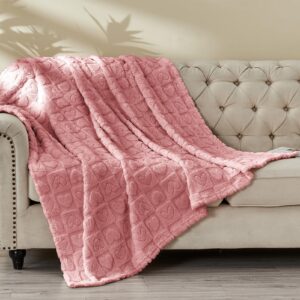 FY FIBER HOUSE Throw Blankets with Heart Checkered,Soft Warm Blankets for Lover Mom Father Friends Gifts,Washable Lightweight Fuzzy Blanket for Couch Sofa Bed All Season(Pink,50"x60")