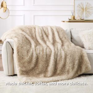 Bedsure Faux Fur Throw Blanket, Brown Thick and Warm Blanket for Winter, Fuzzy Elegant Fluffy Decoration Blanket for Sofa, Couch and Bed, Cozy Soft Luxury Blanket 50x70 inches