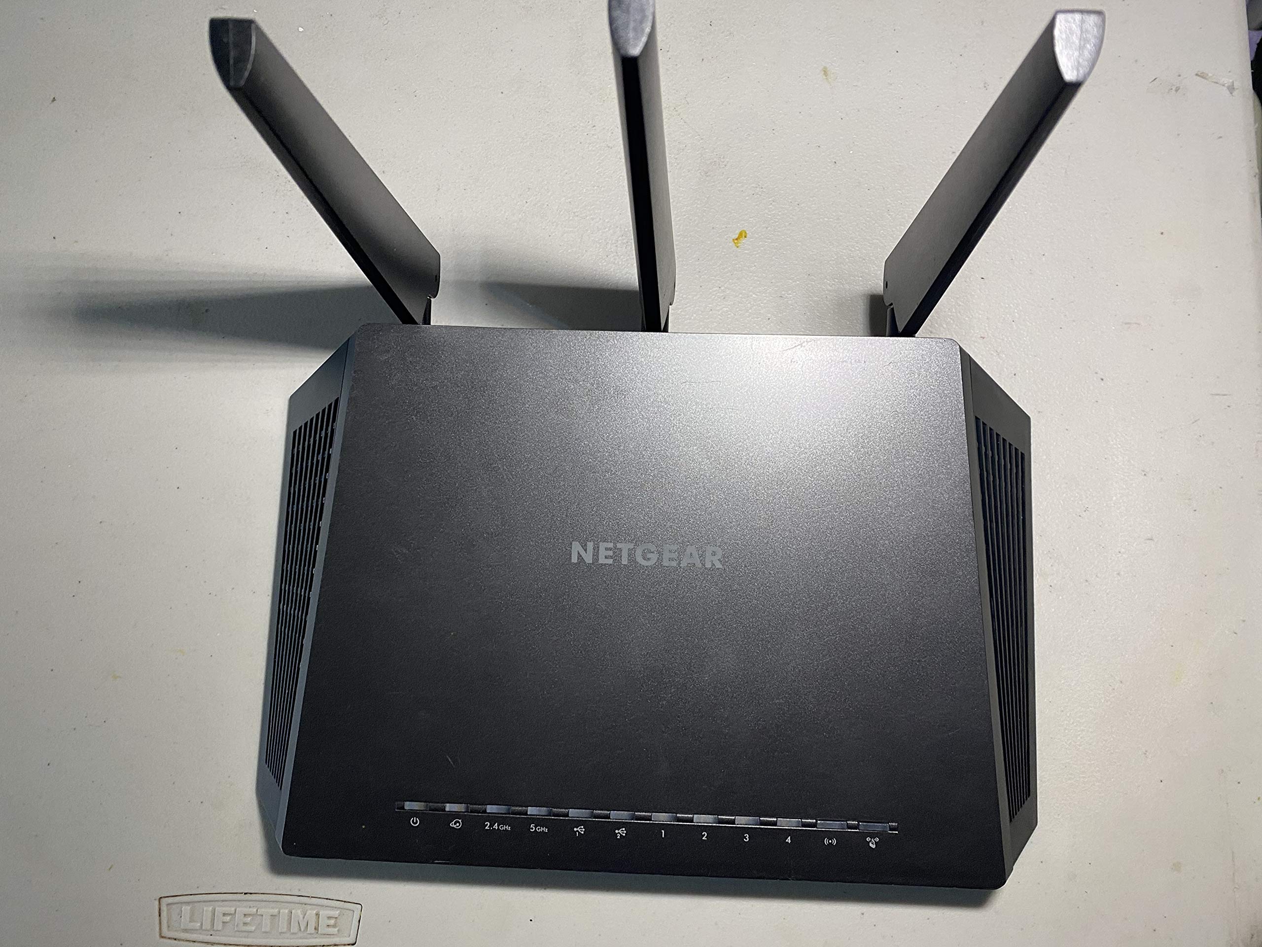 NETGEAR Nighthawk AC1900 Dual Band Wi-Fi Gigabit Router (R7000)