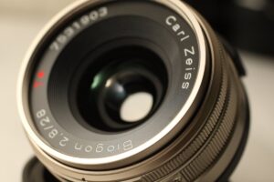 contax g zeiss 28mm f/2.8 biogon lens for g1 & g2 cameras