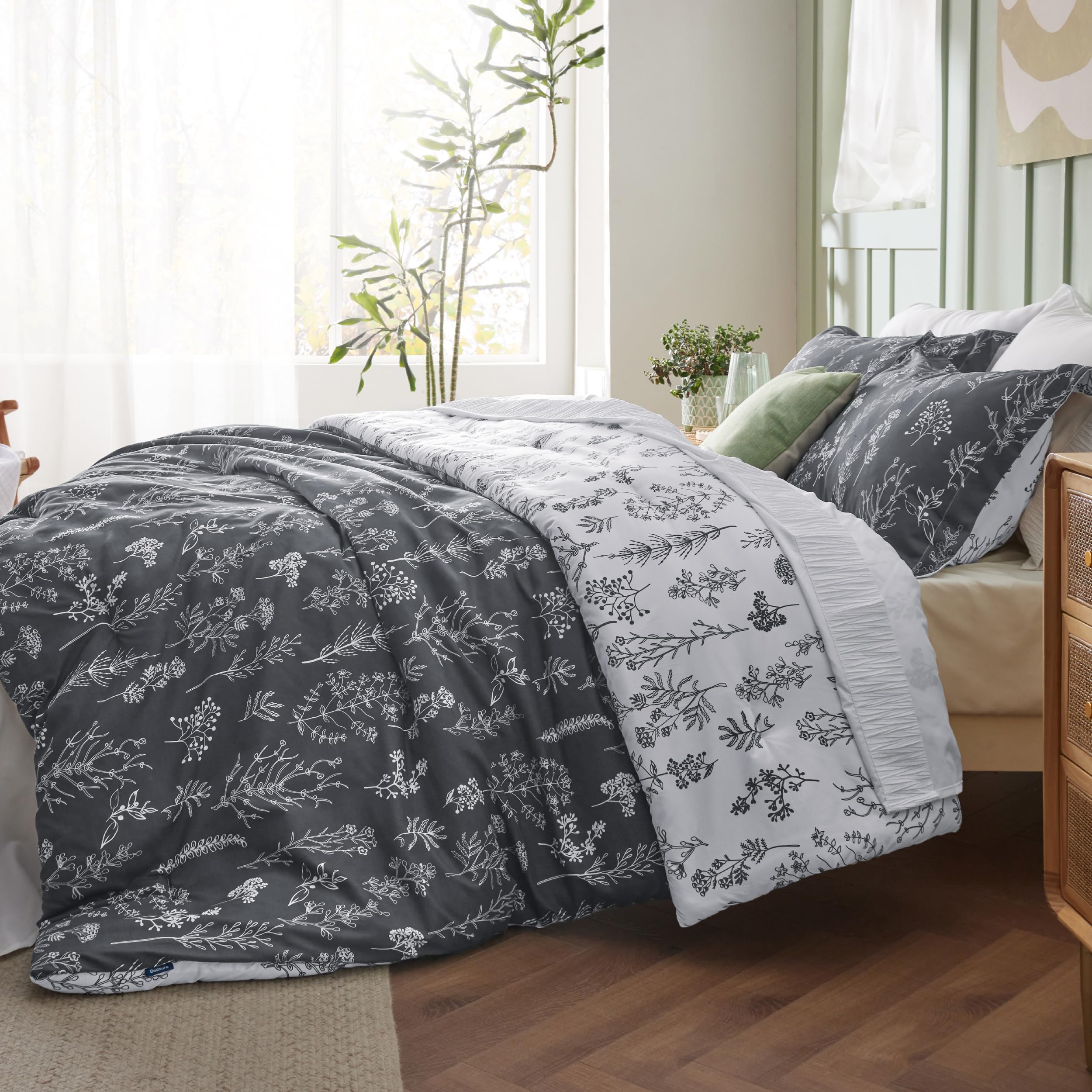 Bedsure King Comforter Set - Dark Grey Comforter, Cute Floral Bedding Comforter Sets, 3 Pieces, 1 Soft Reversible Botanical Flowers Comforter and 2 Pillow Shams