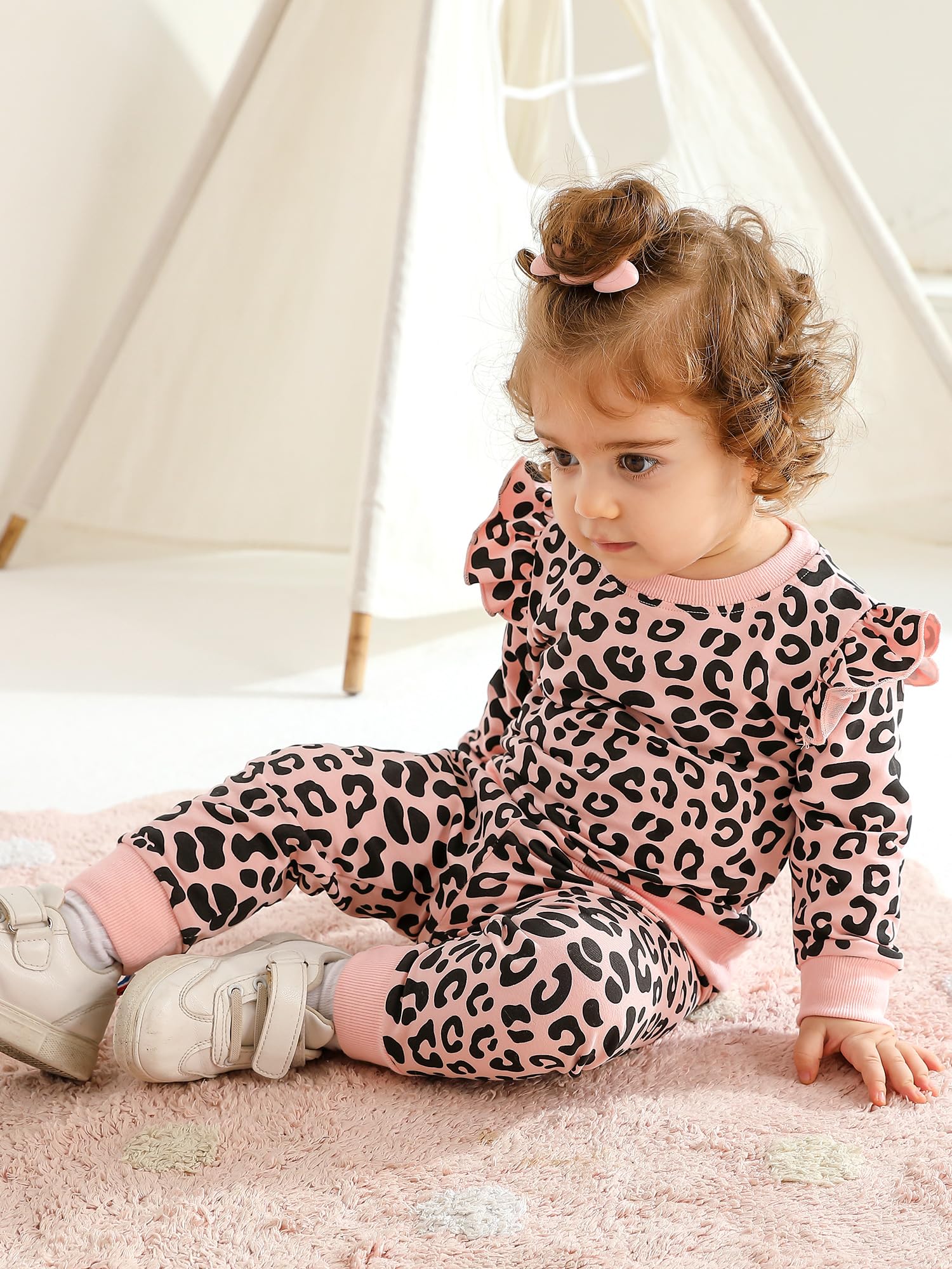 2pcs Baby Girl Leopard Print Ruffle Trim Long-sleeve Pullover and Sweatsuit Pants Clothes Set (6-9 Months) Pink