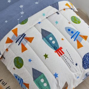 100% Cotton 4 Pieces White Space Toddler Bedding Set with Colorful Rocket Stars and Planet Includes Adorable Quilted Comforter, Blue Gray Fitted Sheet, Top Sheet, and Pillow Case for Boys Girls