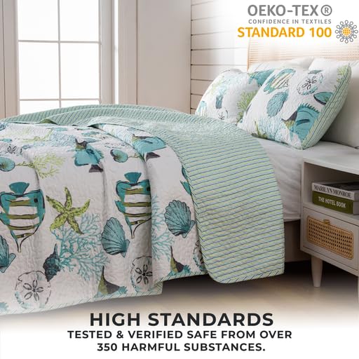 King Coastal Quilt Bedding Set, Summer Coastal Quilt with Shams, Beach 3-Piece Reversible All Season Bedspread Quilt Set. Lightweight Nautical Quilted Coverlet. Seaside Collection, Blue Fish