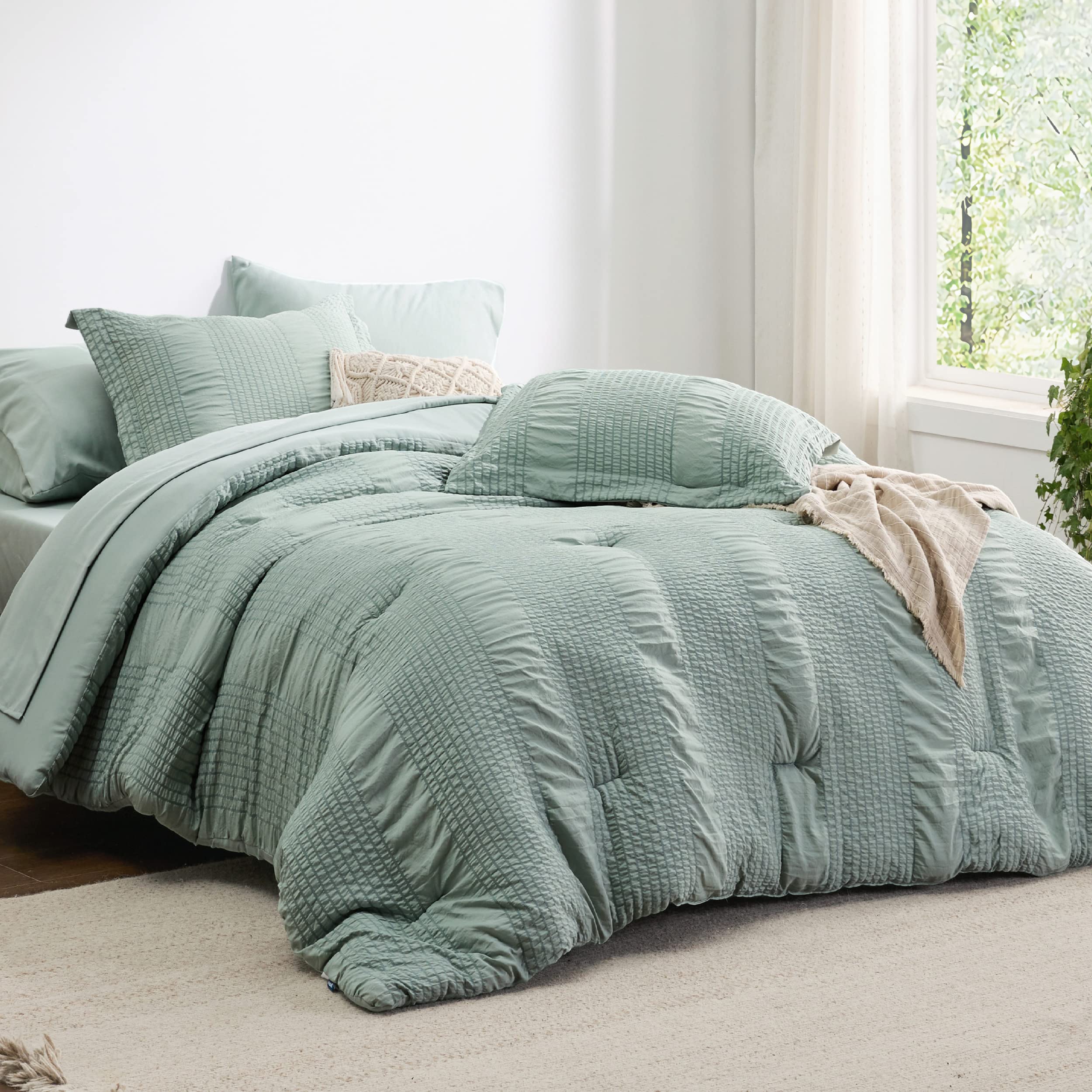 Bedsure Bed in a Bag King - King Size Comforter Set 7 Pieces Striped Seersucker Bedding Set, Soft Lightweight Down Alternative Comforter, King Bed Set (Sage Green Striped, King)