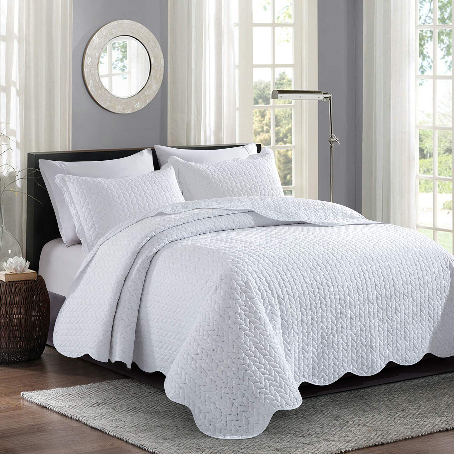 MOONLIGHT20015 Quilt Queen Size (90" x 96") with 2 Pillow Shams (20" x 26"+2") for All Seasons - 3 Pcs Lightweight Bedding Set Reversible Coverlet Embossed Quilted Bedspread (White)