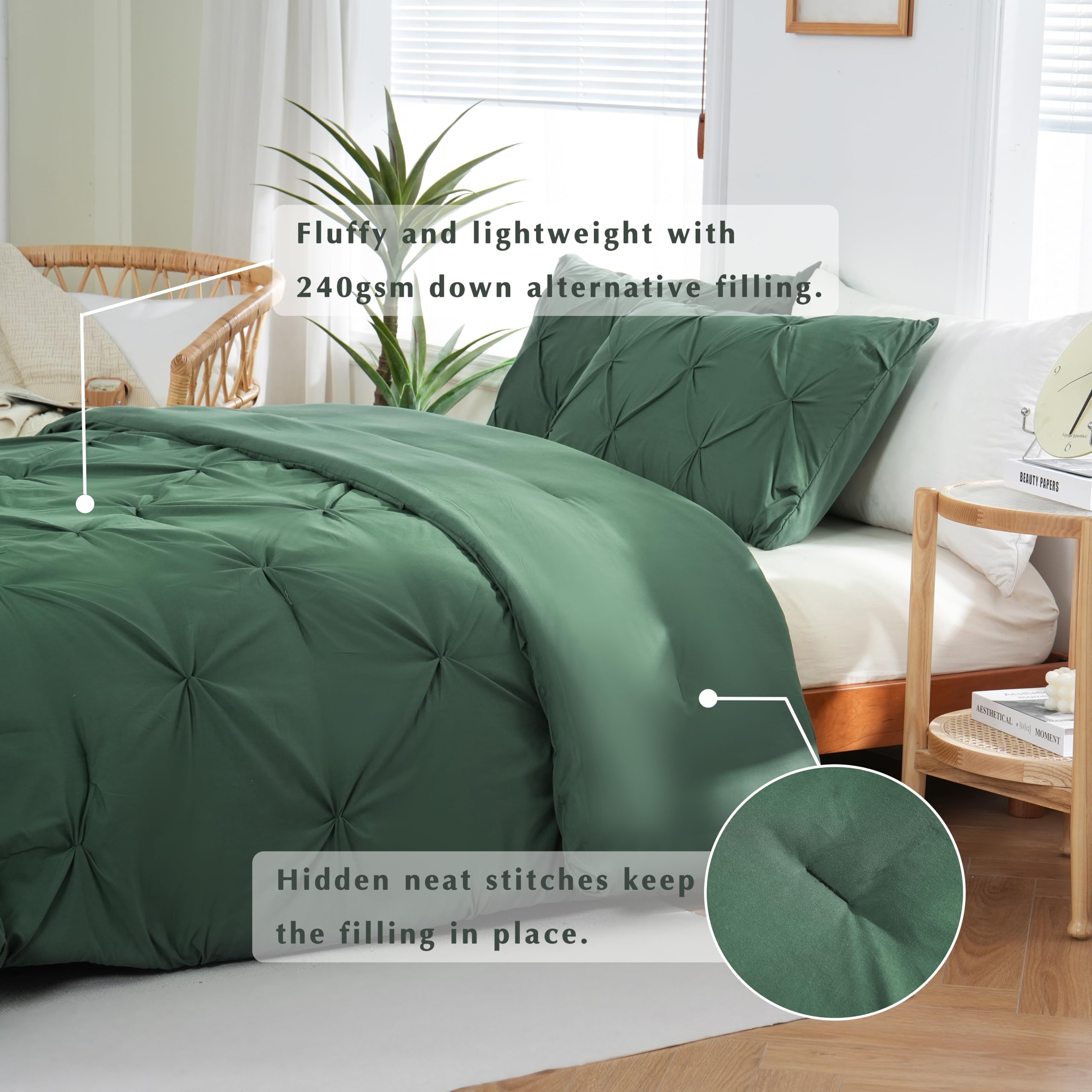 DOWNCOOL Twin Comforter Set Dark Emerald Green - 2 Pieces Cute Pinch Pleated Bed Set, All Season Soft Fluffy Bedding Comforter Sets, Pintuck Twin Bedding Sets with 1 Comforter & 1 Pillowcase