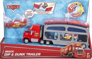 mattel disney and pixar cars mack toy truck & lightning mcqueen color-change car, dip & dunk trailer with 2 levels & 2 water tanks