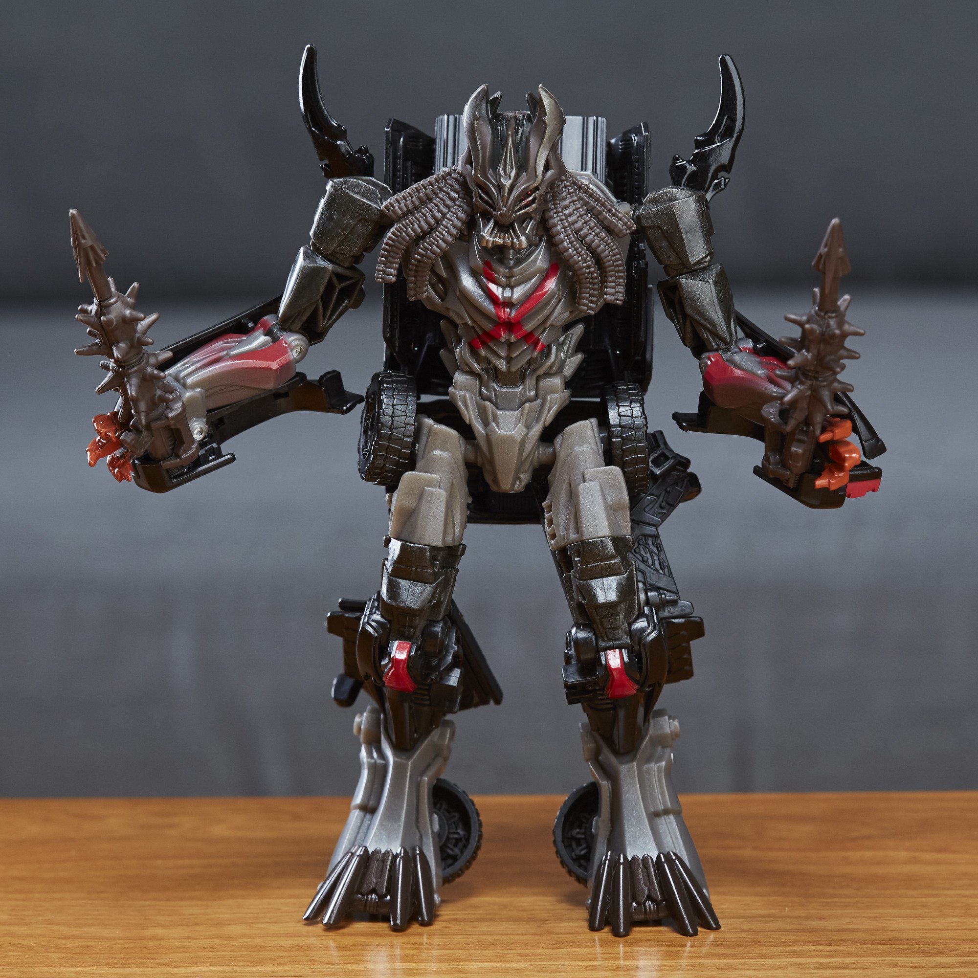 Transformers: The Last Knight Premier Edition Deluxe Decepticon Berserker