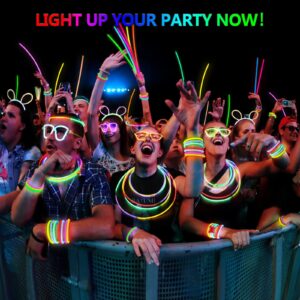 BUDI 467Pcs Glow Sticks Party Favors for Kids Adults 200 GlowStick Bulk 8 Colors 8 Inch & 267 Connectors for Glow Necklace Bracelets Glasses and More Glow in the Dark Party Favors Light Up Toys