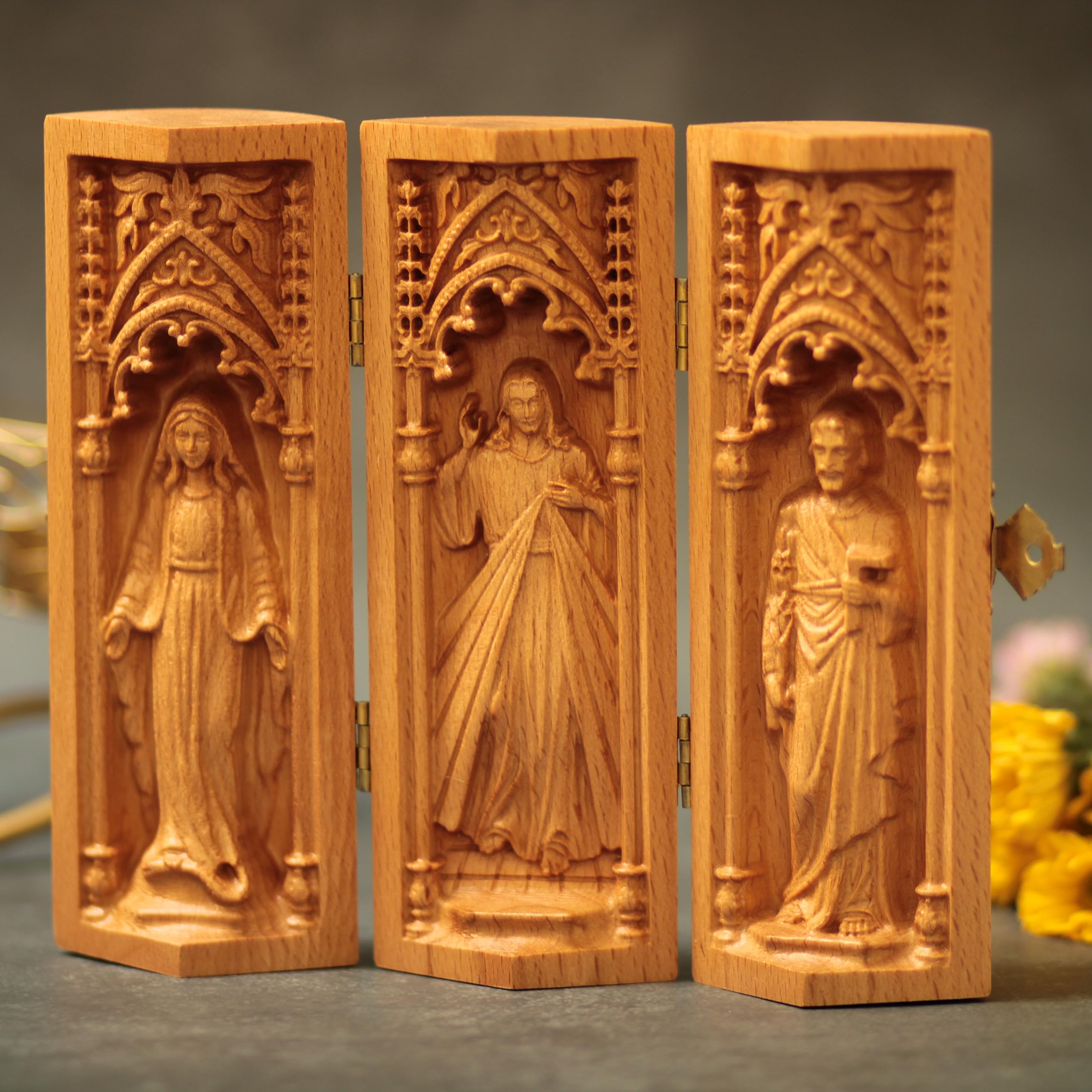 Holy Family Catholic Triptych of the Virgin Mary Jesus Christ St Joseph Portable Altar Catholic Home Decor Wood Handicrafts Religious Gifts