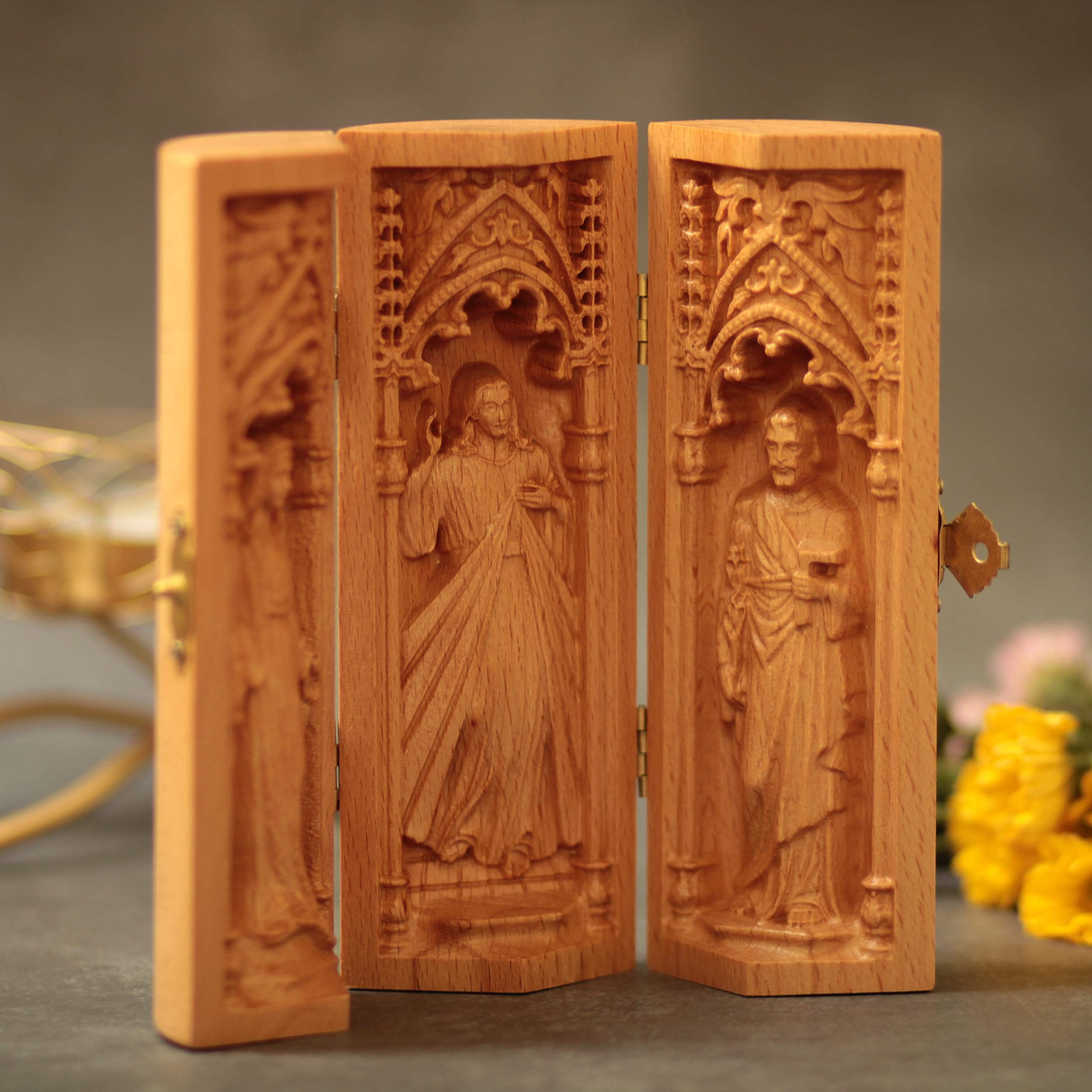 Holy Family Catholic Triptych of the Virgin Mary Jesus Christ St Joseph Portable Altar Catholic Home Decor Wood Handicrafts Religious Gifts