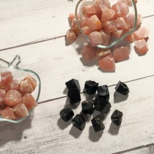 YATSKIA 1lb Black Obsidian Crystal - Raw Stones - Healing Crystals - Obsidian Stone - Black Stones and Crystals - Raw Stones for Tumbling - Crystals Bulk - Crystals and Healing Stones Bulk