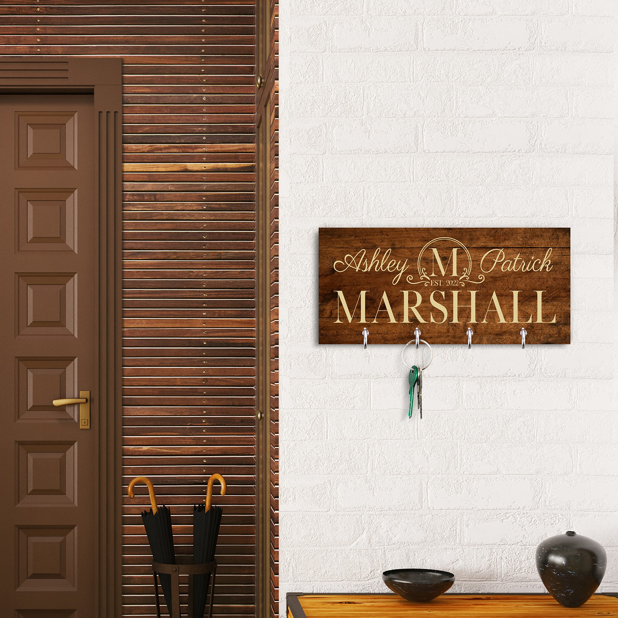 Personalized Key Holder for Wall - Custom Key Hanger with Family Name | 12 Designs, 8 Background Options | House Warming Presents for New Home, Wedding Gifts for Couple, Natural Wood Key Rack