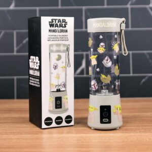 Uncanny Brands Star Wars The Mandalorian USB - Rechargeable Portable Blender