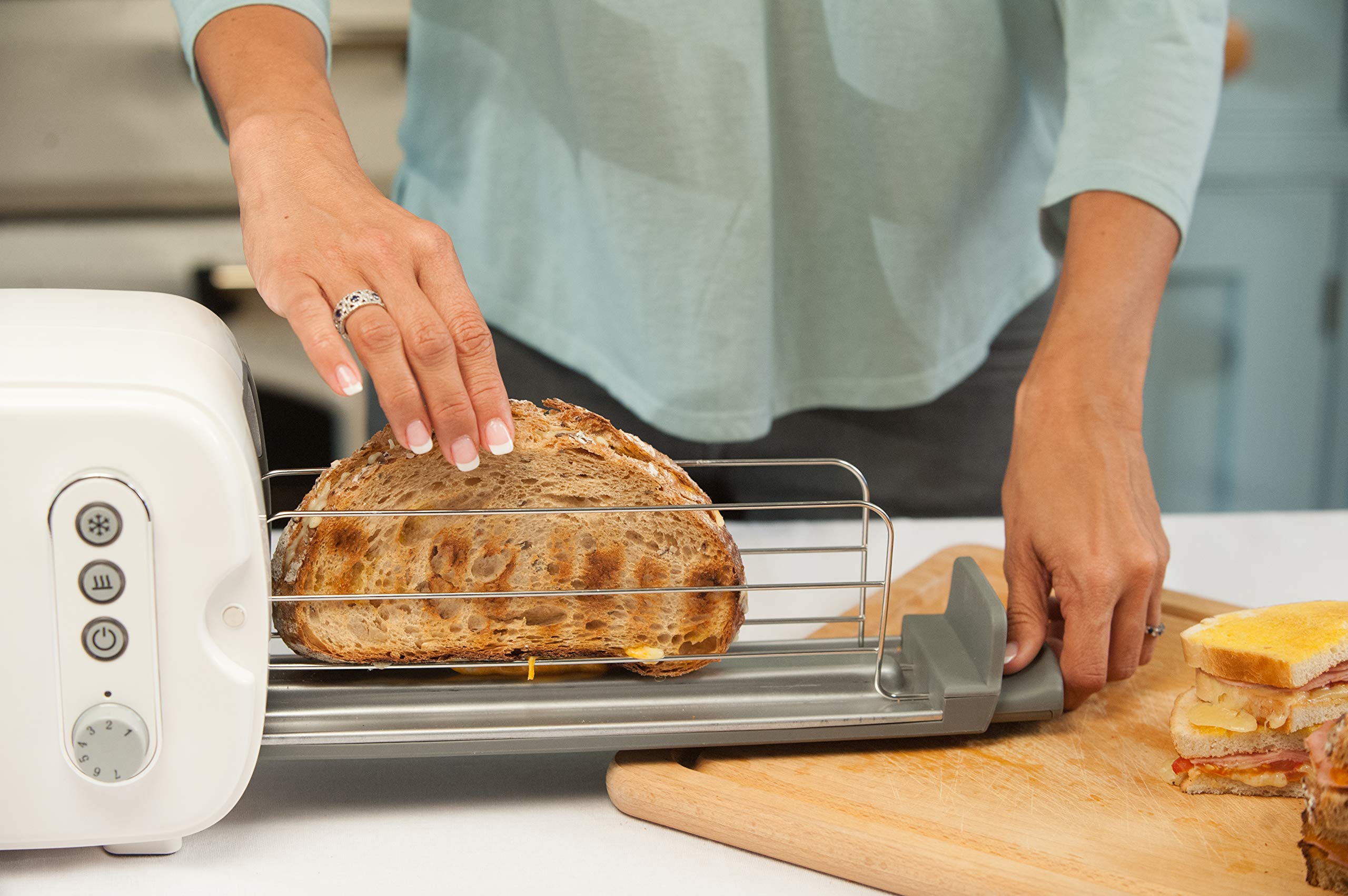 BergHOFF Seren Side Loading Toaster with Cool Touch Exterior and Removable Crumb Tray, White, Without Serving Tray