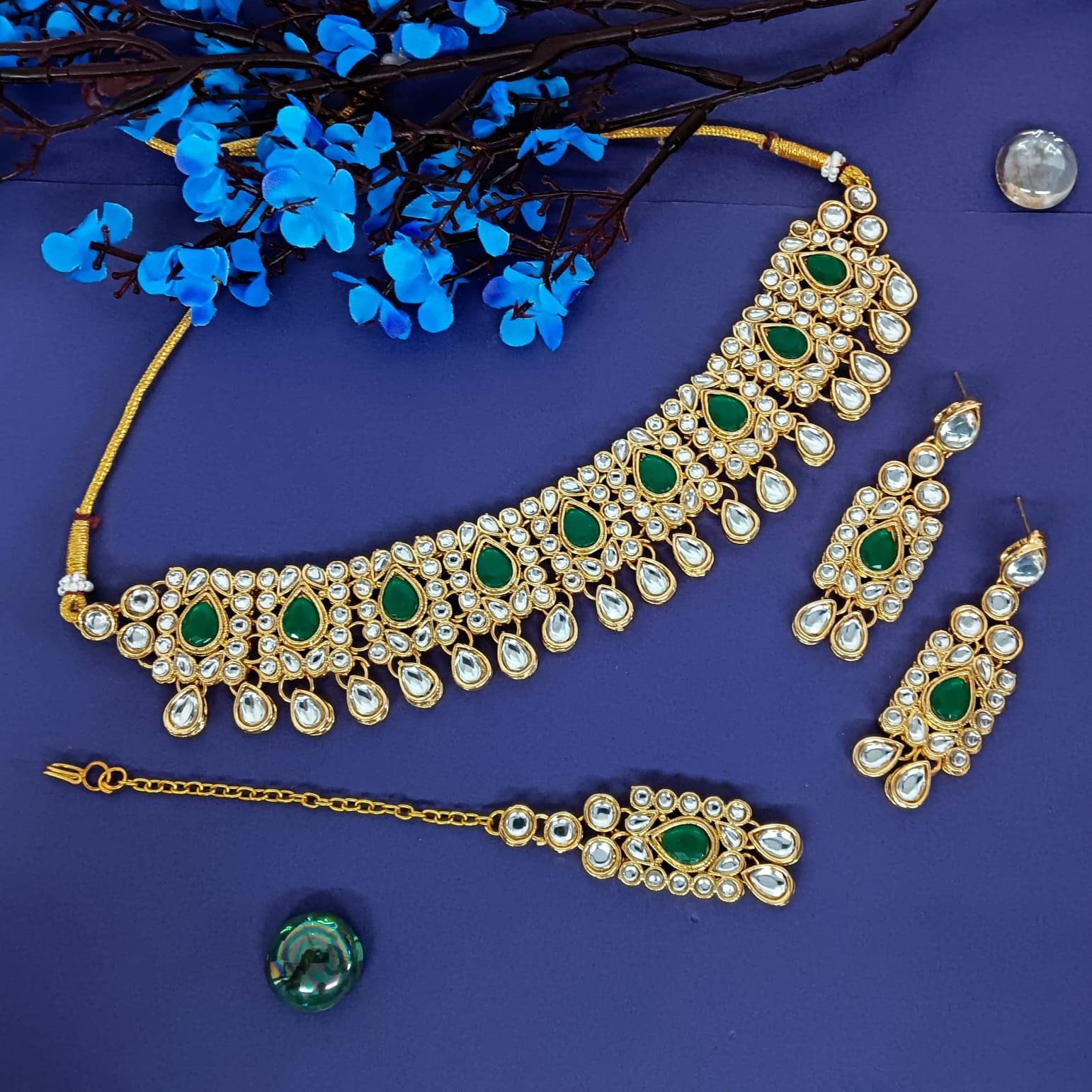 Efulgenz Kundan Necklace Set Indian Kundan Jewelry Sets for Women Green Indian Jewelry Kundan Crystal Choker Necklace Dangle Earrings Maang Tikka Bollywood Wedding Choker Necklace for Women