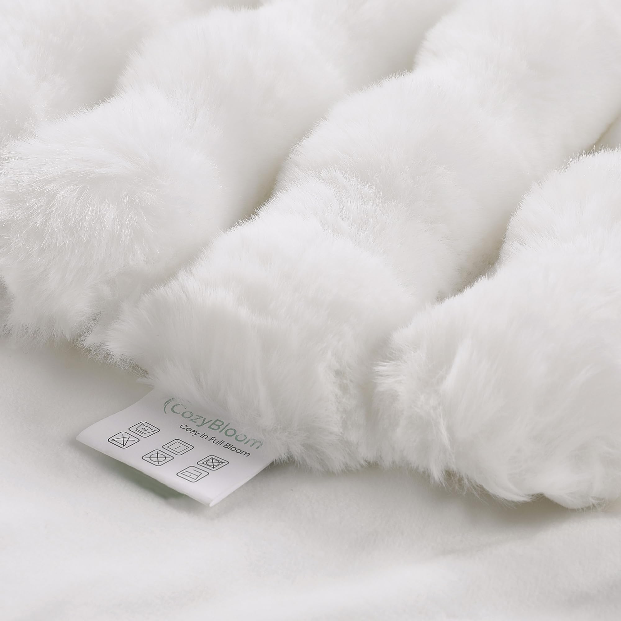 CozyBloom Luxury Soft Faux Fur Throw Blanket for Couch, Decorative Cozy Plush Long Shaggy Fluffy Solid Comfy Fleece Furry Reversible Thick Warm Blanket for Winter, Washable, White