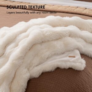 EVERGRACE Ultra Soft Luxury Fluffy Ridgeline Faux Rabbit Fur Throw Blanket, Thick Warm Fuzzy Blankets for Winter, Cozy Plush Reversible Blanket for Couch, Bed, Sofa, Ivory White, 50x60 Inches, 870 GSM