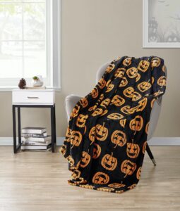 goodgram ultra soft & plush autumn & halloween chic themed oversized accent throw blankets - assorted styles (black jack o' lanterns)