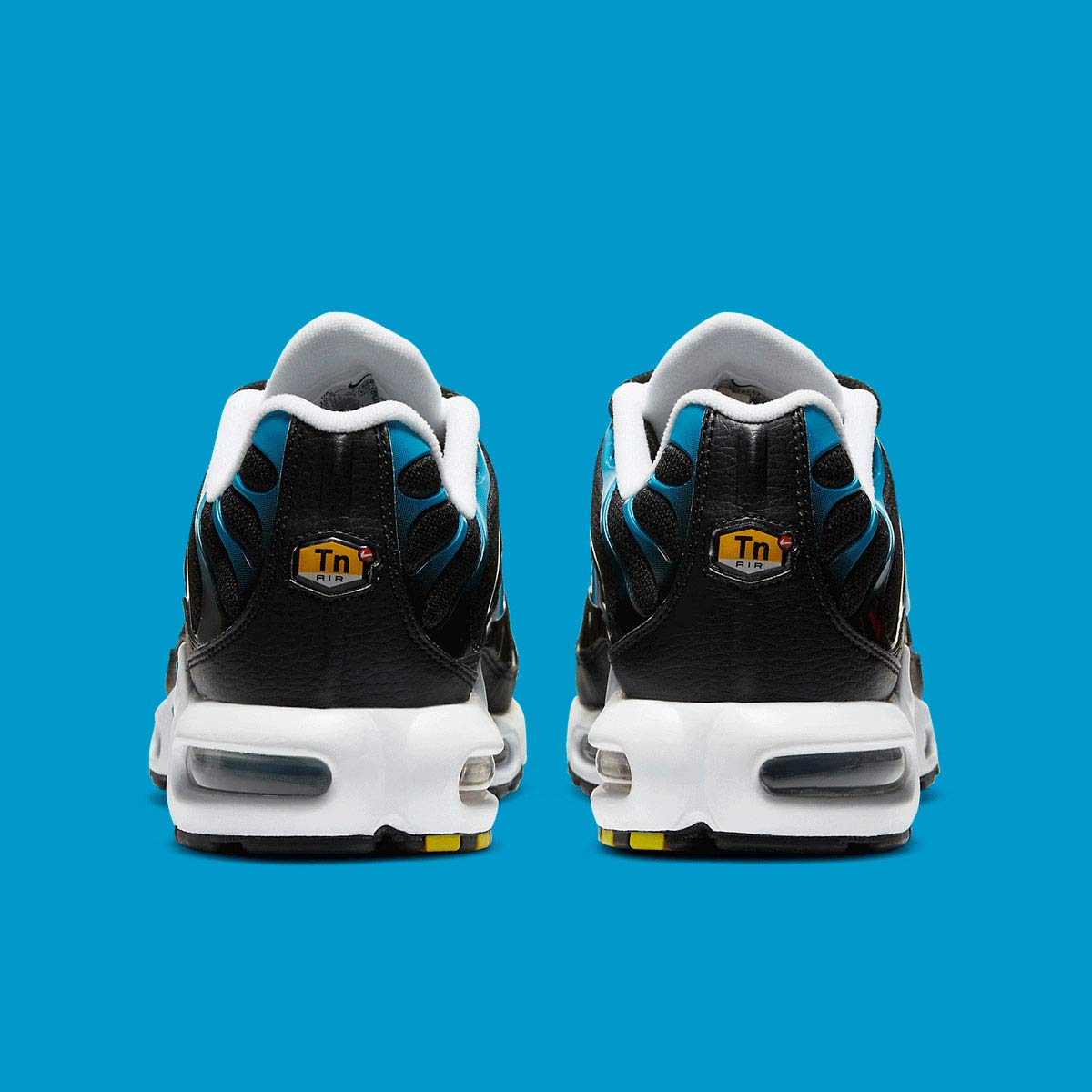 Nike Men's Shoes Air Max Plus Black Laser Blue CZ8687-001 (Numeric_9_Point_5)