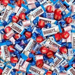 patriotic candy, independence day chocolate mix - hershey’s kisses and nuggets, hershey’s cookies ‘n’ creme bar, reesescups (3 pound bag - approx. 160 count)