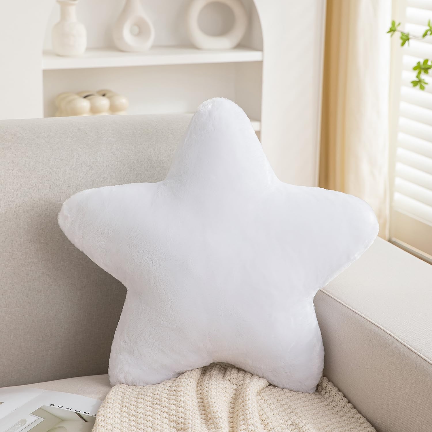 Togtlafil Star Pillows，Decorative Star Shaped Throw Pillow，Cute Room Decor，Bedroom Home Decor，15.7 inch，Plush Star Pillow (White 15.7 in)