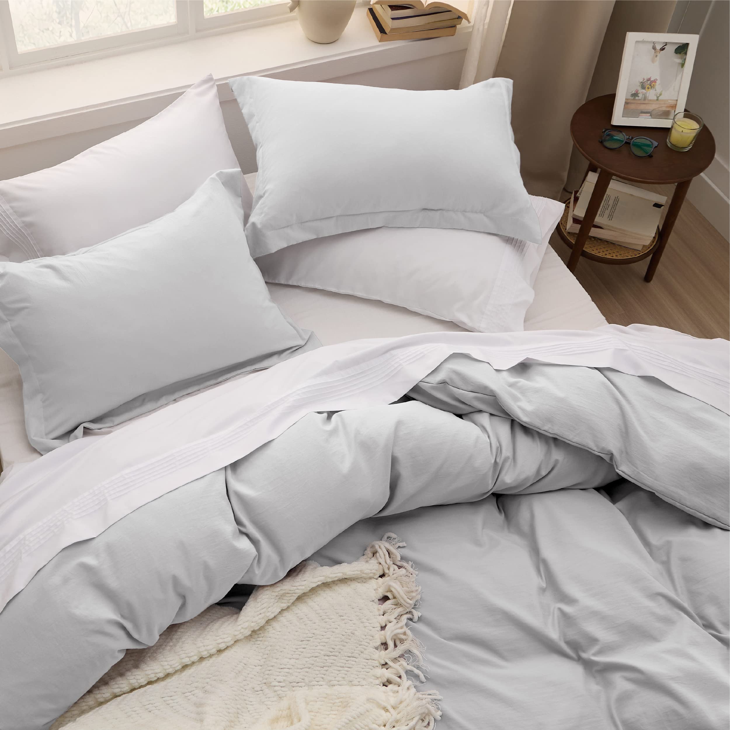 Bedsure Duvet Cover King Size - Soft Prewashed King Duvet Cover Set, 3 Pieces, 1 Duvet Cover 104x90 Inches with Zipper Closure and 2 Pillow Shams, Light Grey, Comforter Not Included