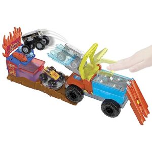 Hot Wheels Monster Trucks Arenabeukers Color Shifters 5 Alarm Rescue with 1 Color Shifter Monster Truck, 2 Color Shifter Demolition Cars and 1 Detachable Trailer, HPN73