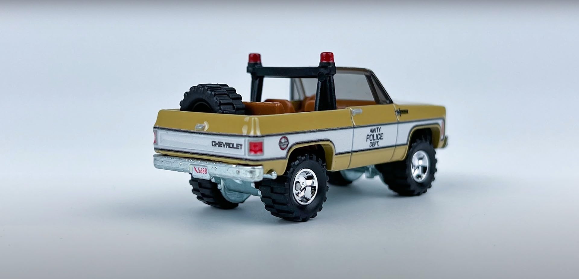 Hot Wheels Premium Retro Entertainment '75 Chevy Blazer Custom Die Cast Car [Jaws]