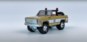 hot wheels premium retro entertainment '75 chevy blazer custom die cast car [jaws]