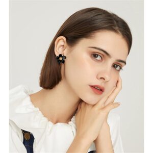 WUWEIJIAJIA Elegant Boho Flower Stud Earrings with White Pearl for Women Lover and Friends Flower Shaped Daisy Dangle Drop Earrings with Gold Flower Bud Jewelry Gifts (Black)