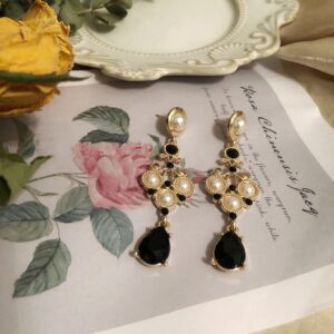 Black Vintage Pearl Earrings Black Earrings for Women Pearl Drop Earrings Teardrop Chandelier Long Dangle Earrings Baroque Earrings Bohemian Earrings (Black)