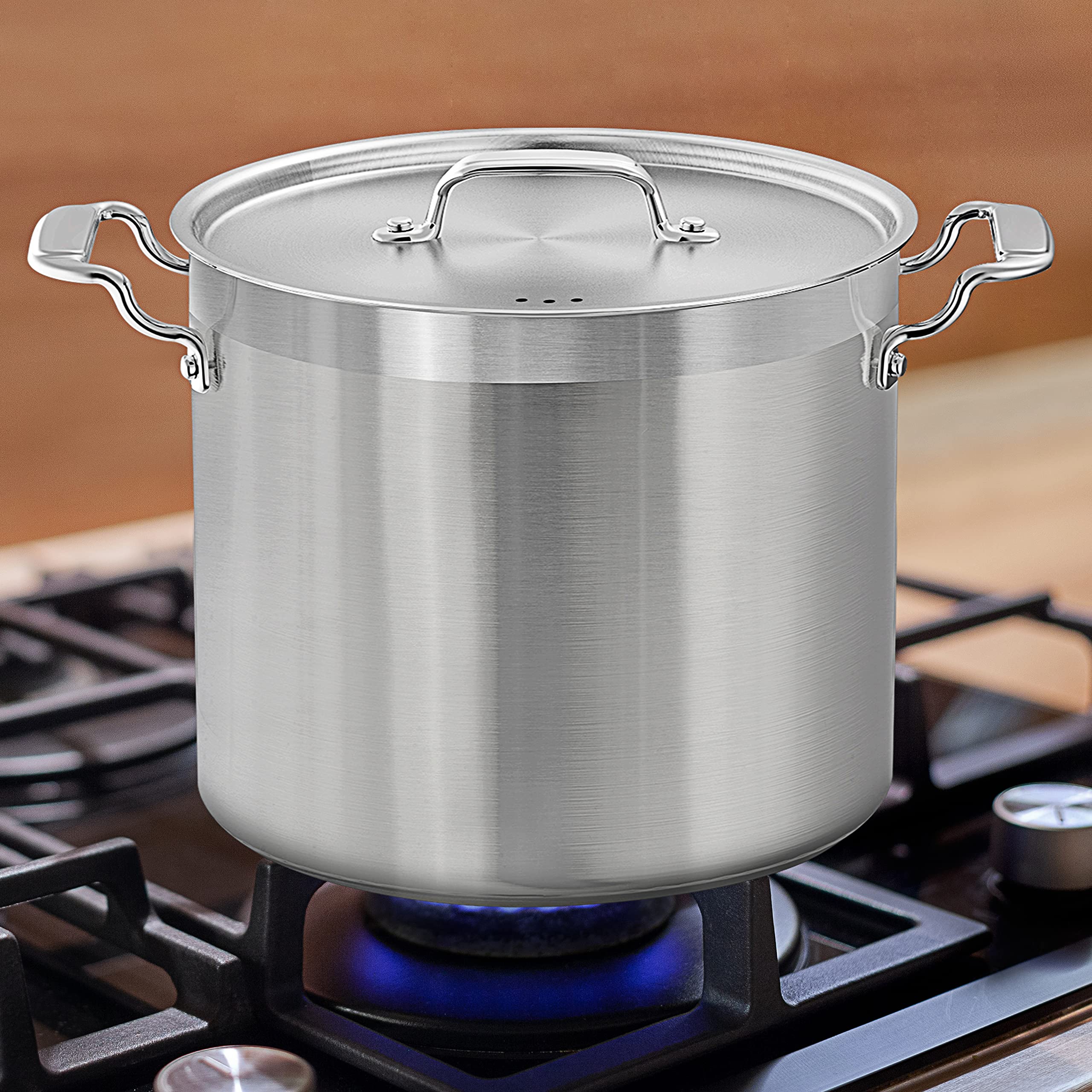 NutriChef 16-Quart Stainless Steel Stockpot - 18/8 Food Grade Heavy Duty Large Stock Pot for Stew, Simmering, Soup, Includes Lid, Dishwasher Safe, Works w/Induction, Ceramic & Halogen Cooktops