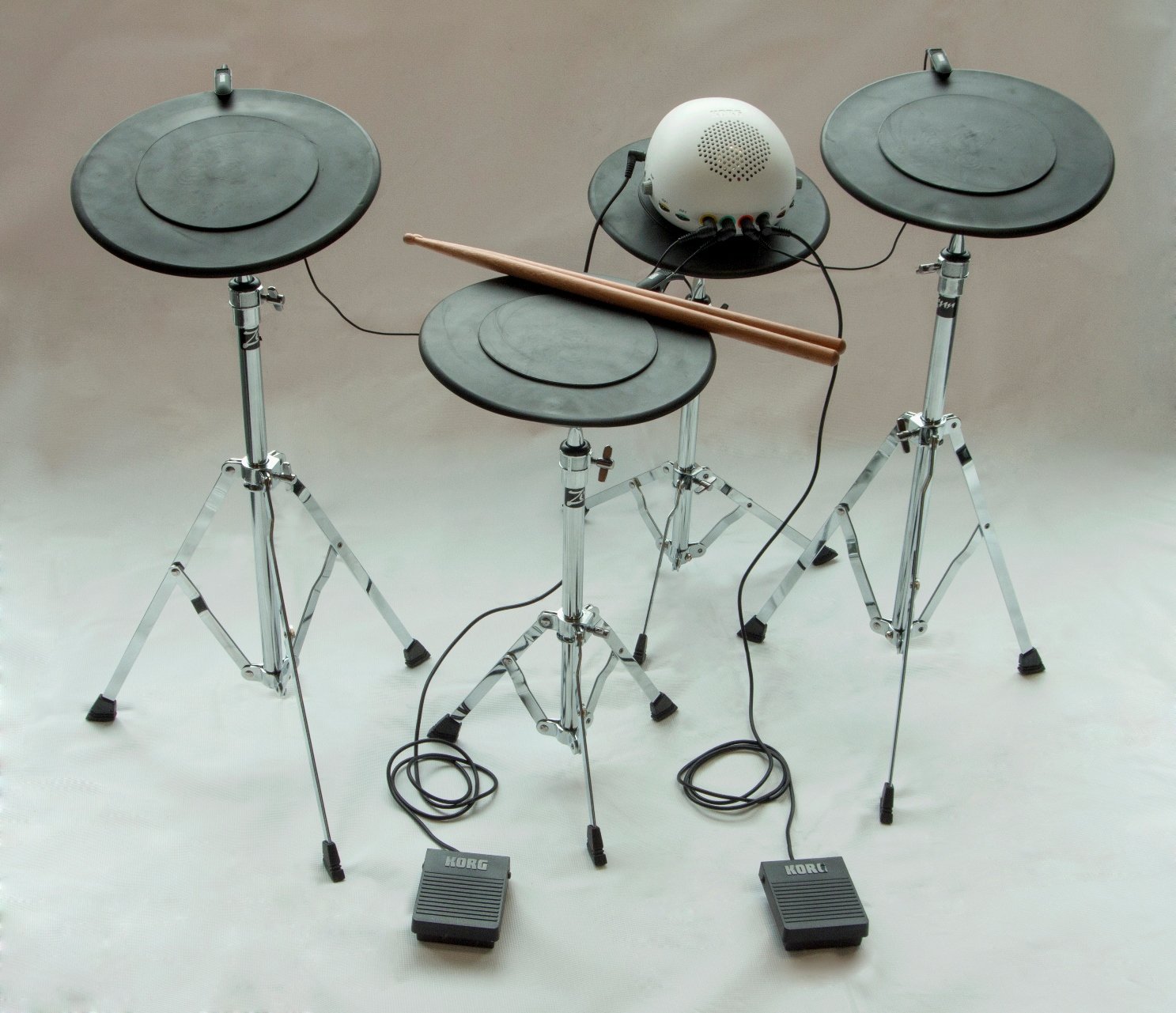 Korg CLIPHIT 1-Piece Drum Set in White