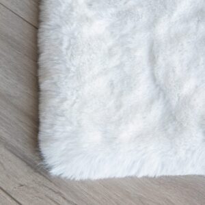 ORINOVA White Faux Bunny Fluffy Fur Rug Washable Area Rugs for Living Room Nursery Rugs for Bedroom 2x3 Rectange Rug Cute Home Décor