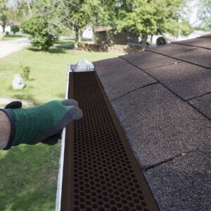 THERMWELL PRODUCTS Frost King G636BR Vinyl Snap-in Gutter Screen, 6-5/8" x 3', Brown