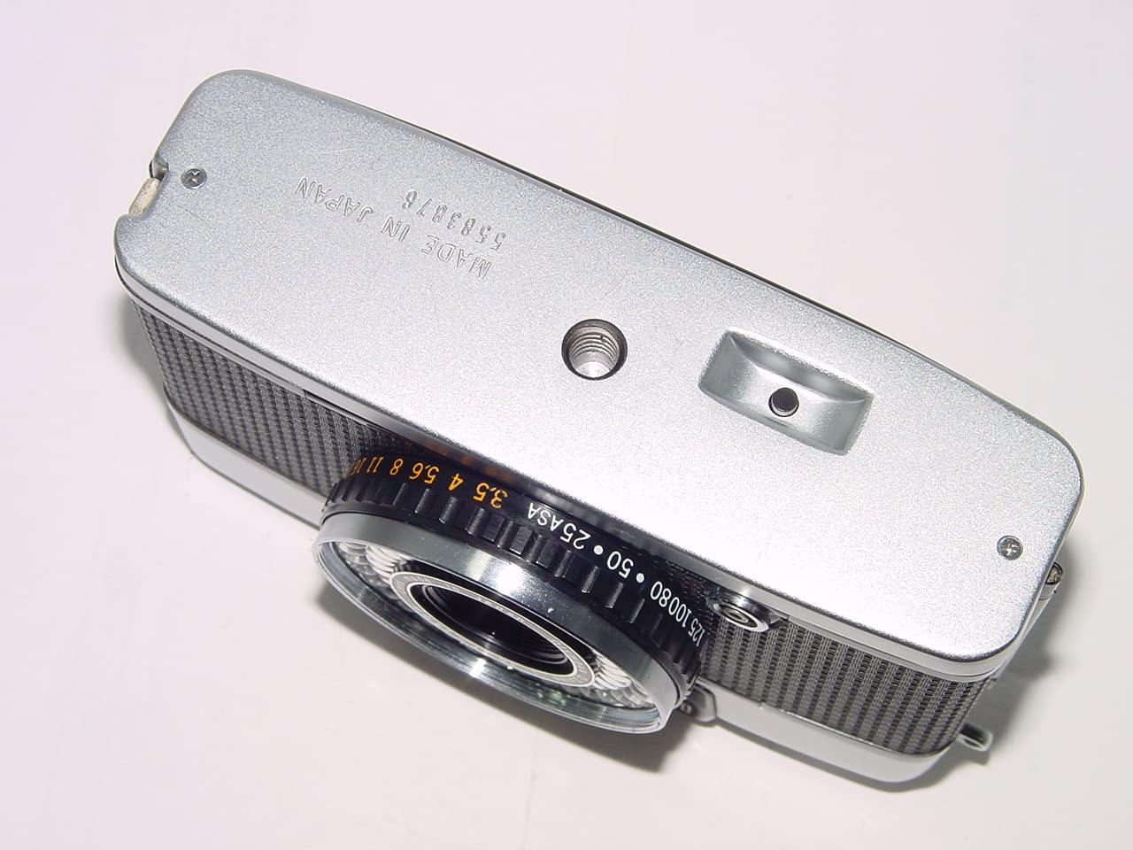 Olympus Pen EE-3 Half Frame 35mm Camera With 28mm F/3.5 Lens