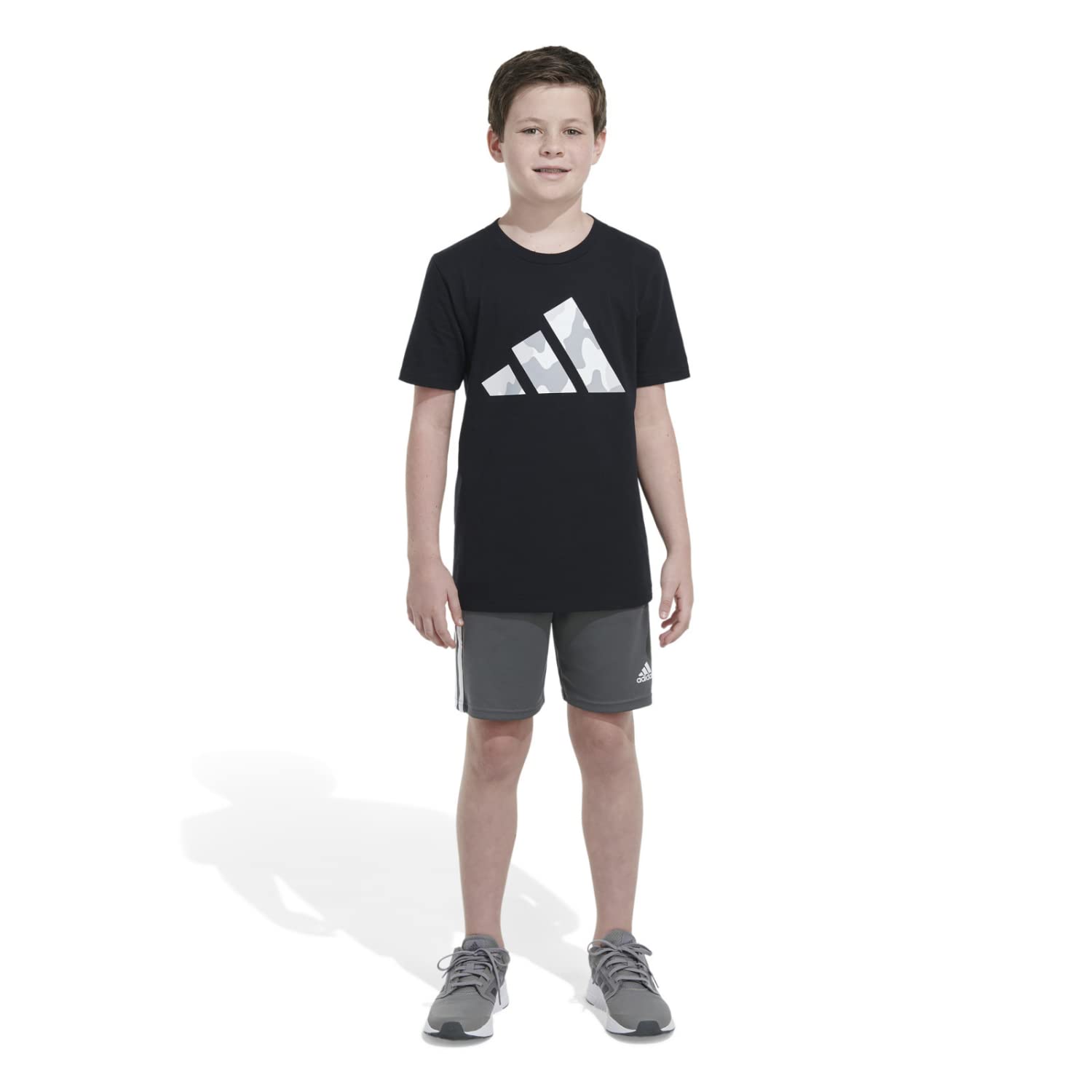 adidas Boys' Big Short Sleeve Cotton BoS Ghost Logo T-Shirt, Black, S(8)