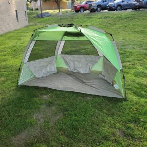 G4Free Deluxe XL Pop Up Beach Tent, 3-4 Persons Easy Setup Sun Shelter Canopy with UPF 50+ UV Protection Extral Wide 70.9 in