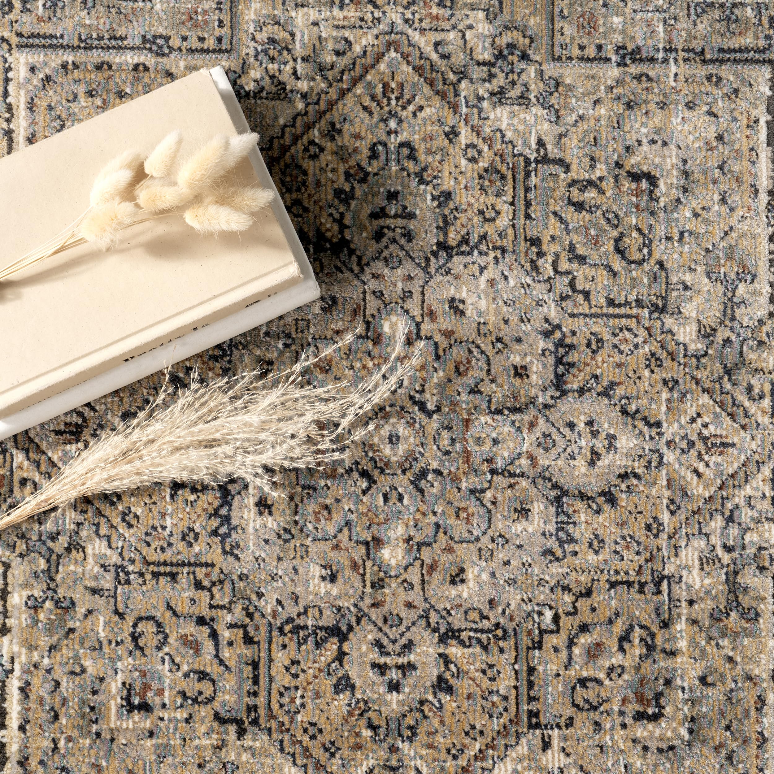 nuLOOM Carol Traditional Medallion Area Rug, 8x11, Beige