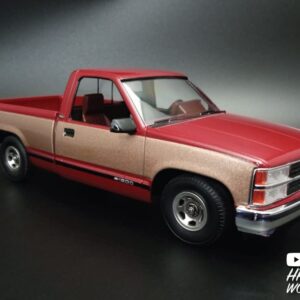 AMT 1992 Chevrolet Silverado Shortbed Fleetside Pickup Easy Build 1:25 Scale Model Kit