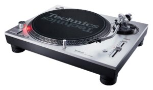 technics sl-1200mk7 direct drive turntable system (silver)