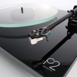 Rega Planar 2 Turntable with Premounted Carbon MM Cartridge (Gloss Black)