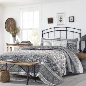 stone cottage - queen quilt set, reversible cotton bedding with matching shams, lightweight home decor for all seasons (abbey grey, queen)